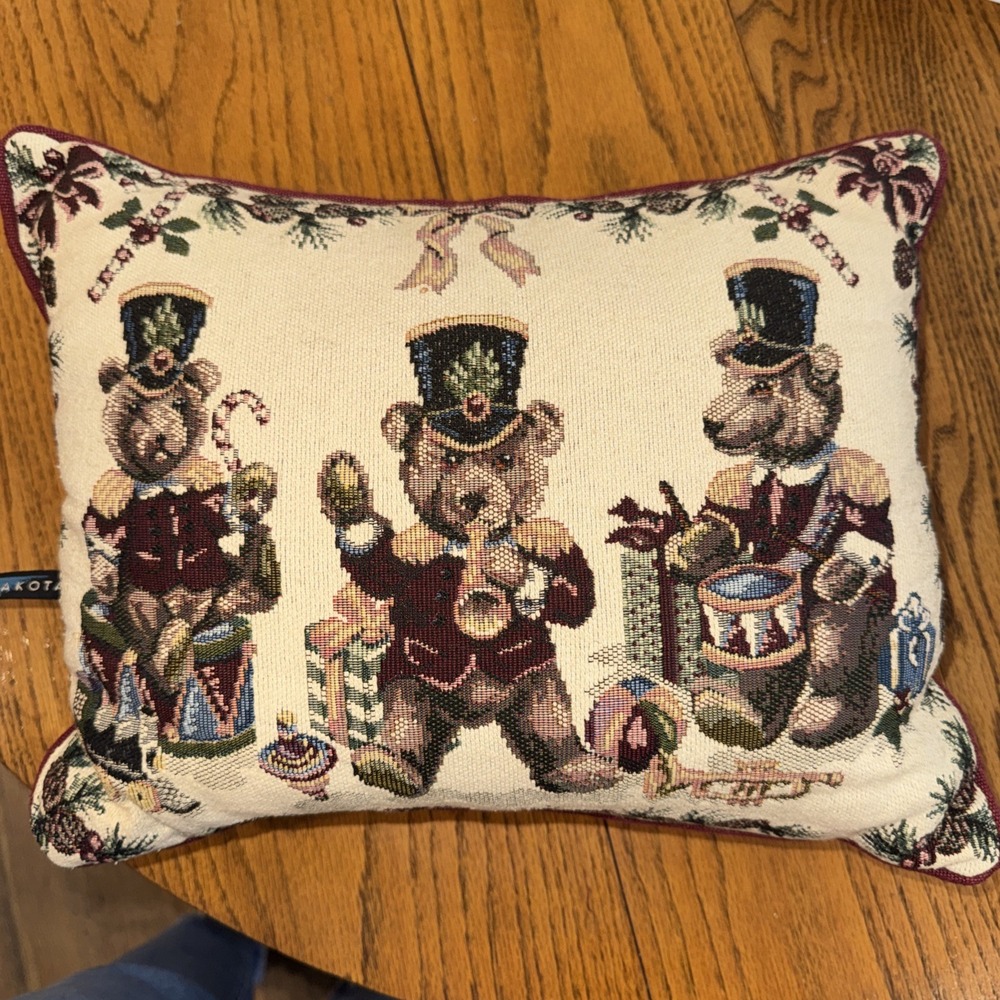 Vtg Dakotah Tapestry Jacquard Teddy Bear Christmas Music Throw Pillow 12"x16"